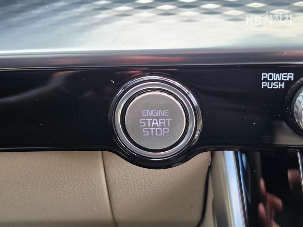 Kia Carnival — miniaturë 29