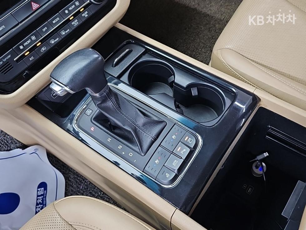 Kia Carnival — miniaturë 8