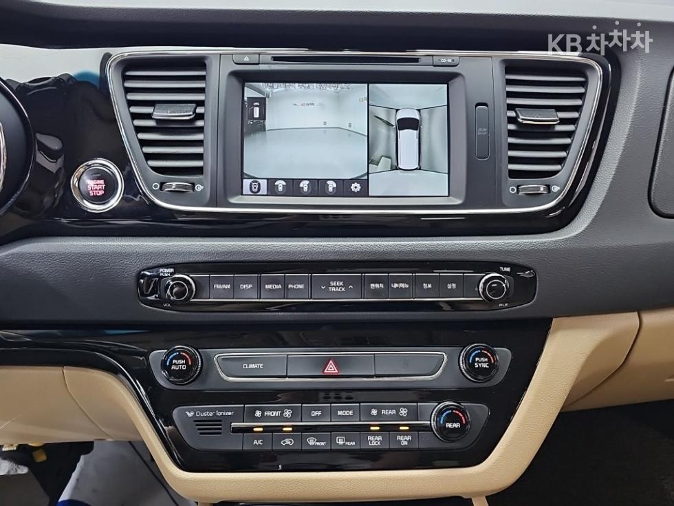Kia Carnival — miniaturë 10