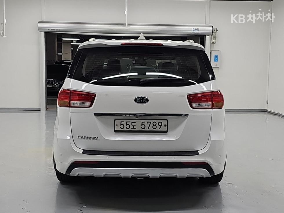 Kia Carnival — miniaturë 3