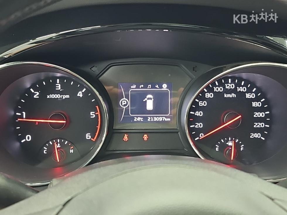 Kia Carnival — miniaturë 6