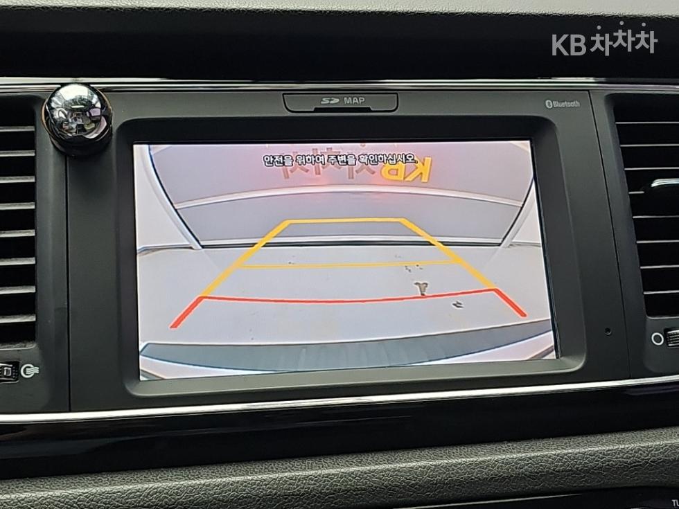 Kia Carnival — miniaturë 17