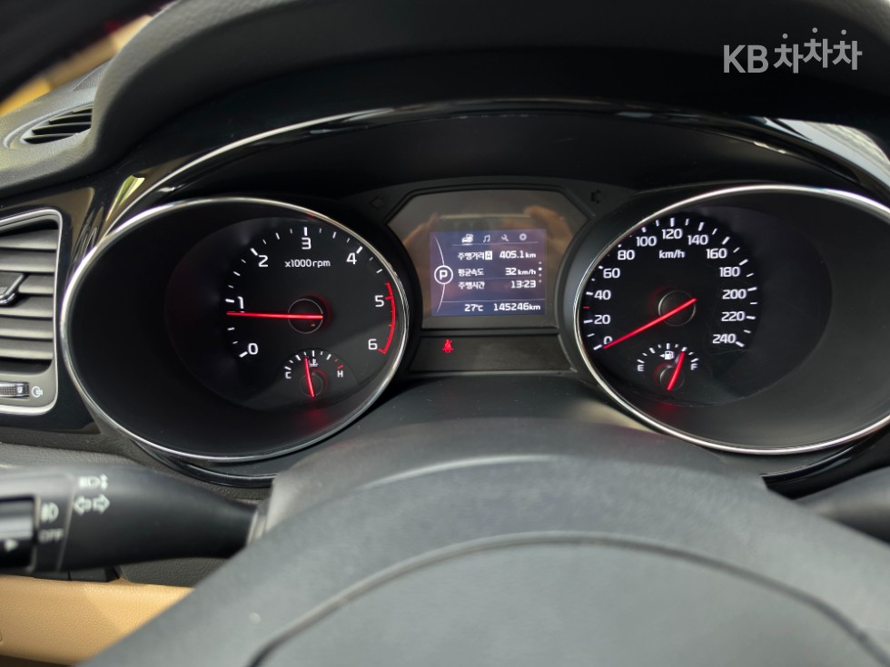 Kia Carnival — miniaturë 13
