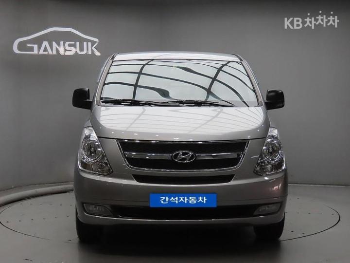 Hyundai Starex 11인승 왜건 CVX 럭셔리 — foto 1