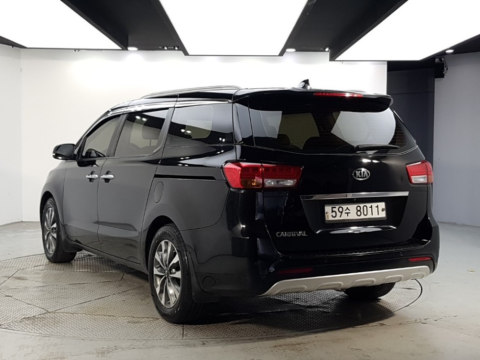 Kia Carnival — miniaturë 3