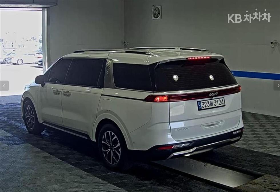 Kia Carnival — miniaturë 5