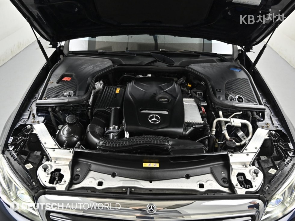 Mercedes-Benz E-klasse — miniaturë 6