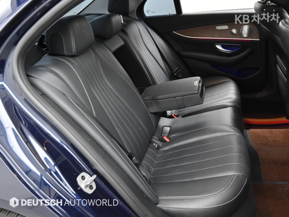 Mercedes-Benz E-klasse — miniaturë 12