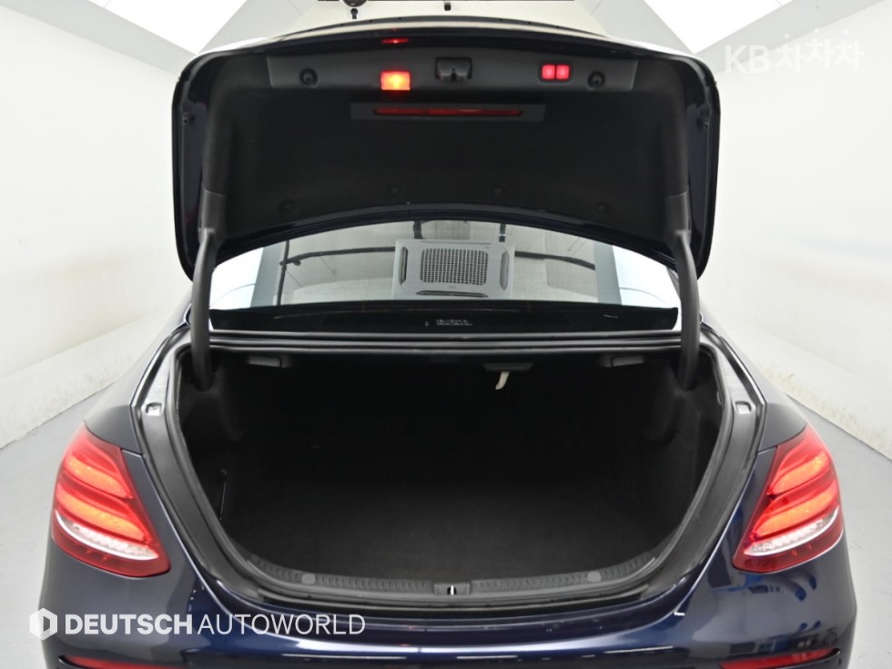 Mercedes-Benz E-klasse — miniaturë 19