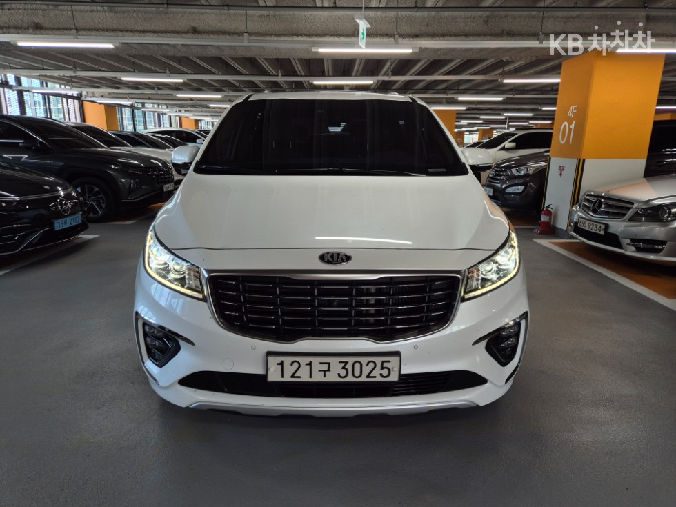 Kia Carnival — miniaturë 2