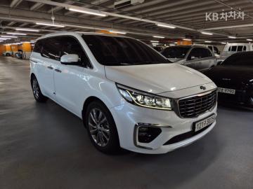 Kia Carnival 9인승 2.2 디젤 노블레스 스페셜 — foto 1
