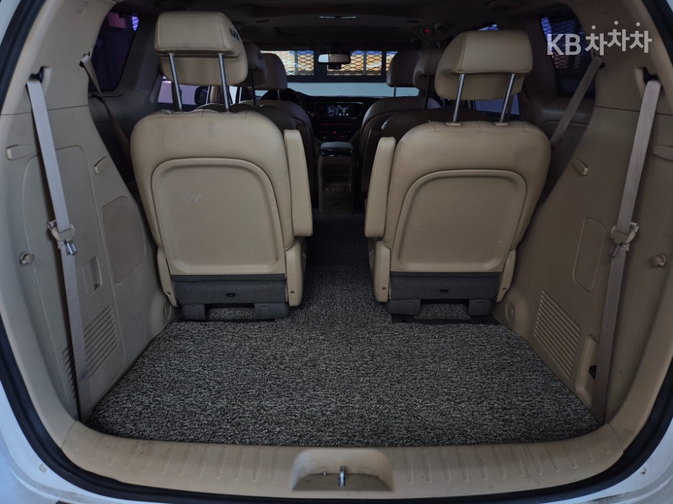 Kia Carnival — miniaturë 6