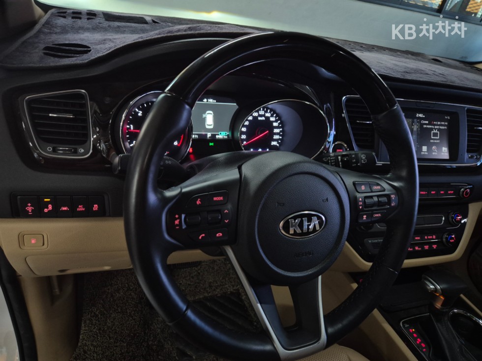 Kia Carnival — miniaturë 14