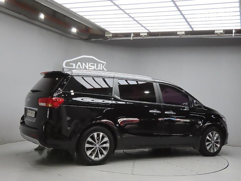 Kia Carnival — miniaturë 4