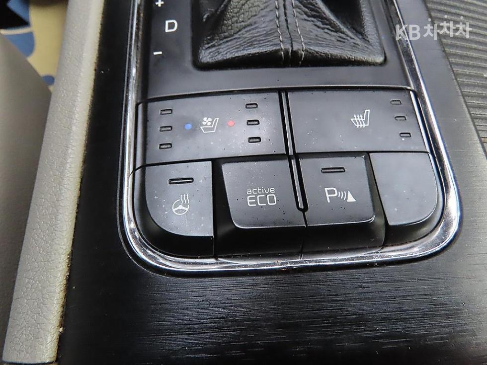 Kia Carnival — miniaturë 14