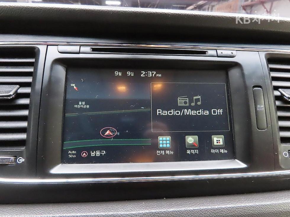 Kia Carnival — miniaturë 17