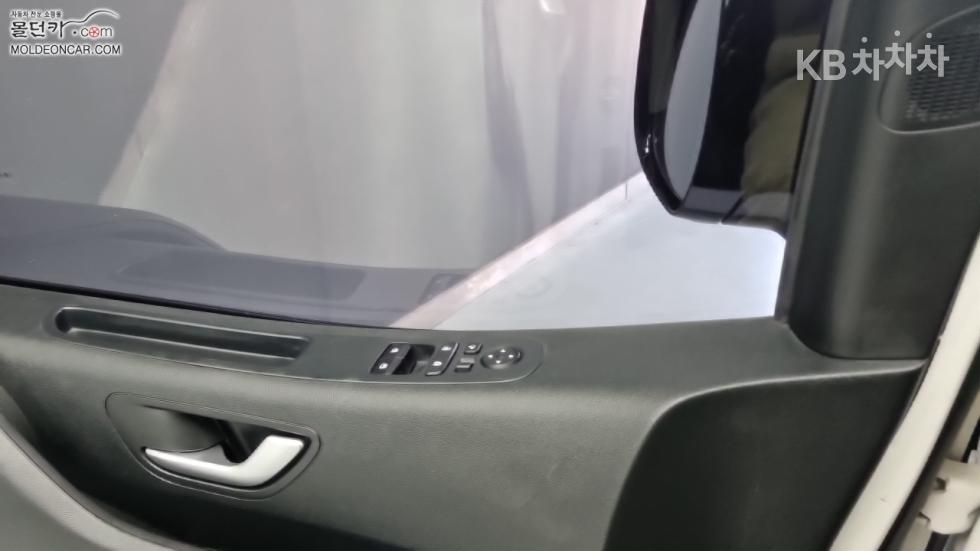 Hyundai Staria — miniaturë 17