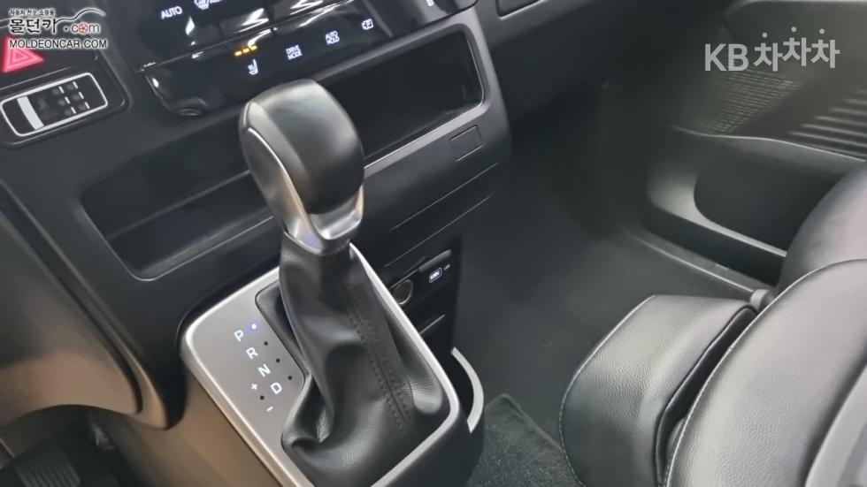 Hyundai Staria — miniaturë 14