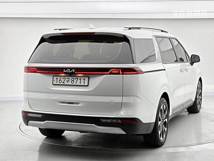 Kia Carnival — miniaturë 2