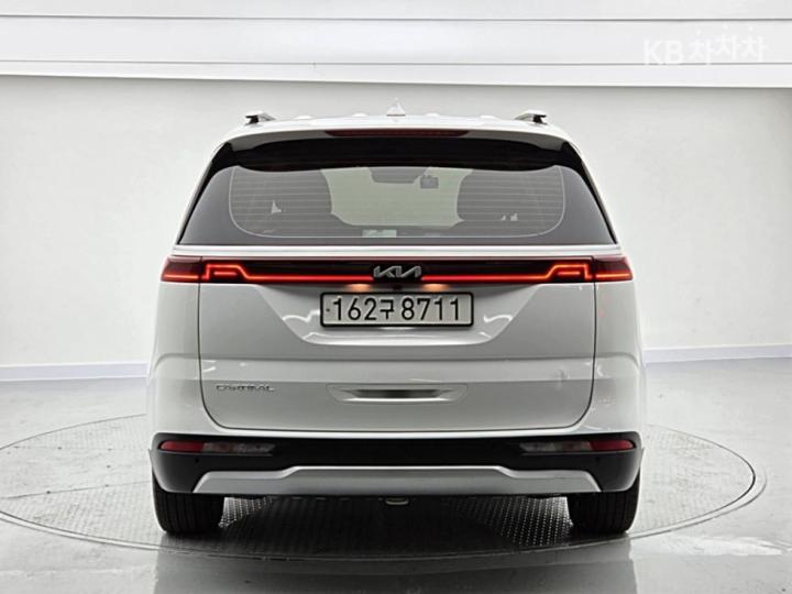 Kia Carnival — miniaturë 4
