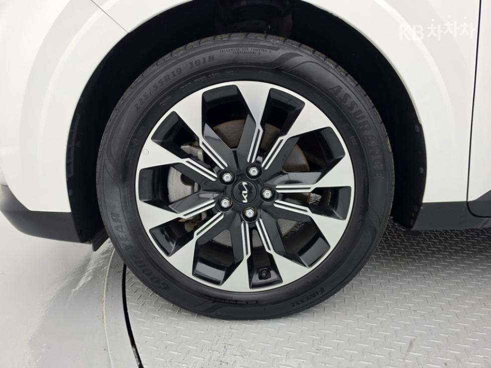 Kia Carnival — miniaturë 5