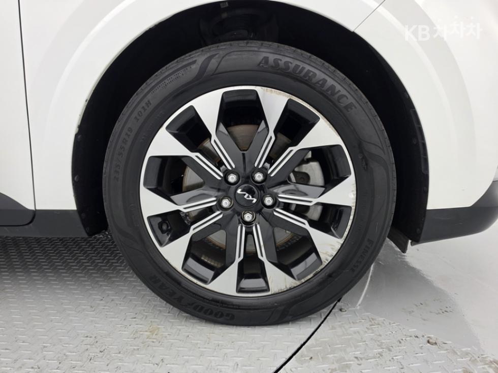 Kia Carnival — miniaturë 7