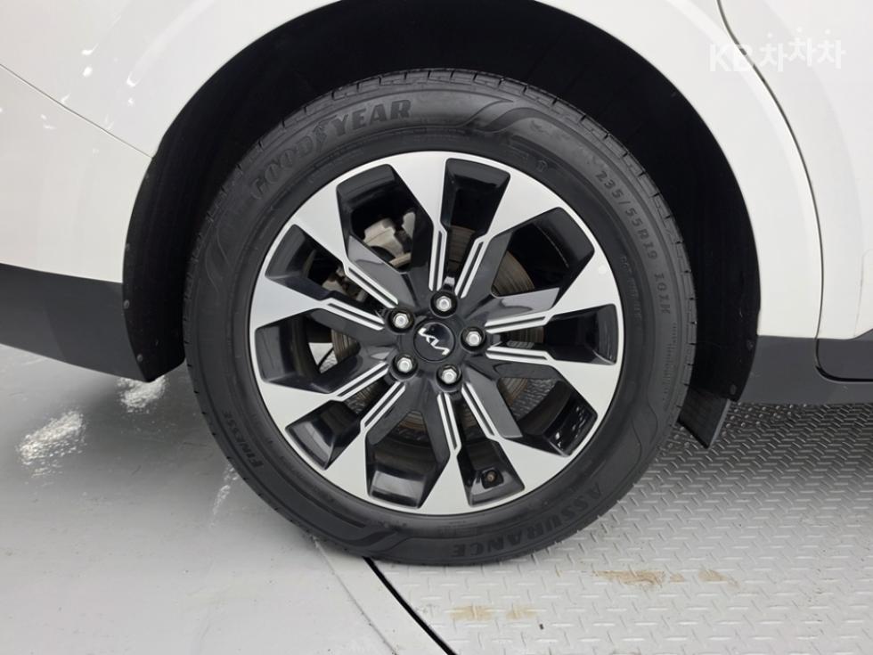 Kia Carnival — miniaturë 8