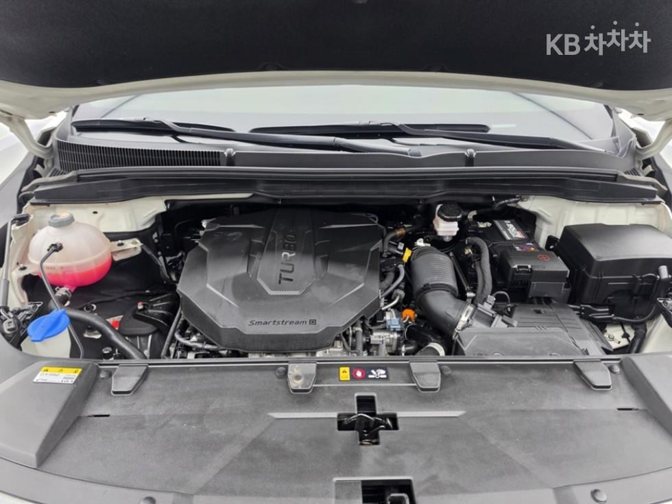 Kia Carnival — miniaturë 9