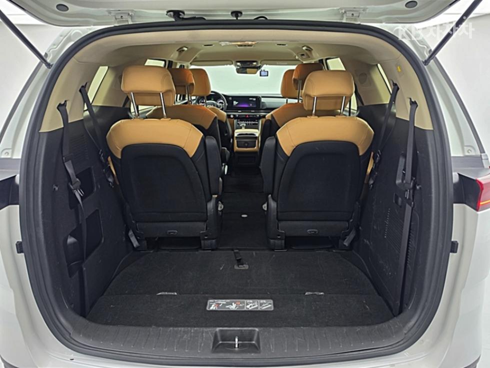Kia Carnival — miniaturë 10