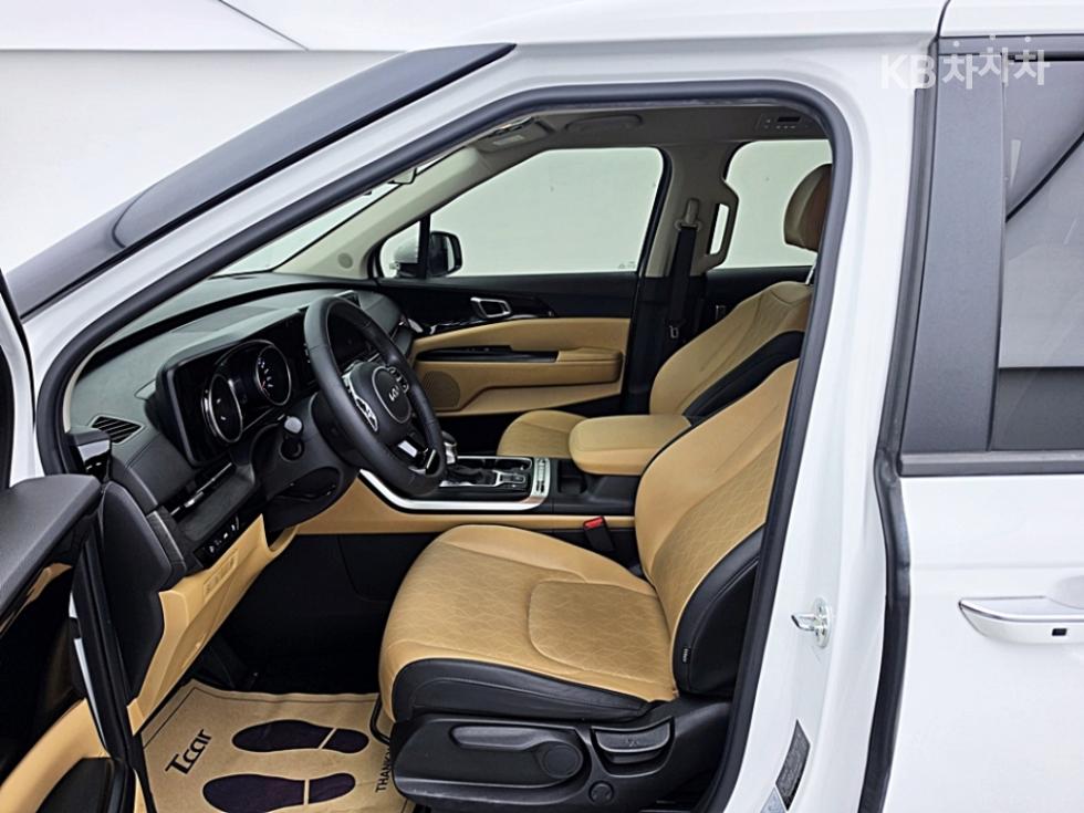 Kia Carnival — miniaturë 11