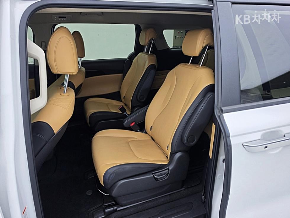 Kia Carnival — miniaturë 12