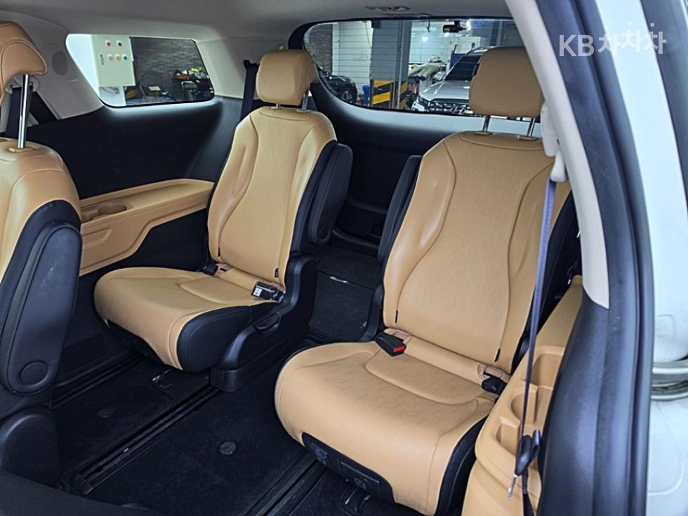 Kia Carnival — miniaturë 13
