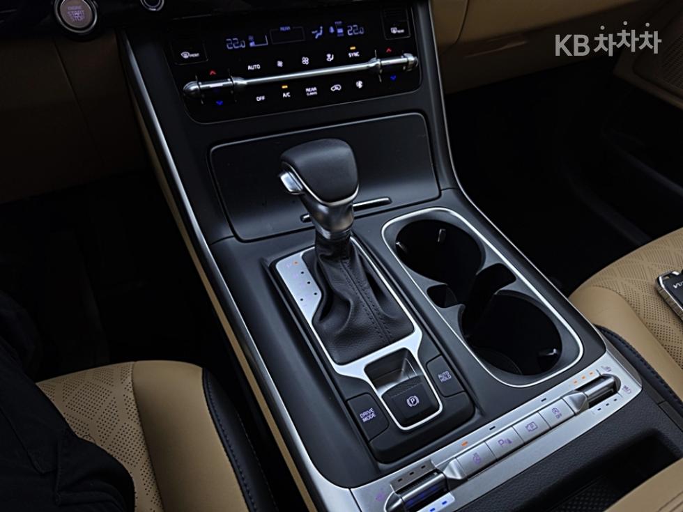 Kia Carnival — miniaturë 20