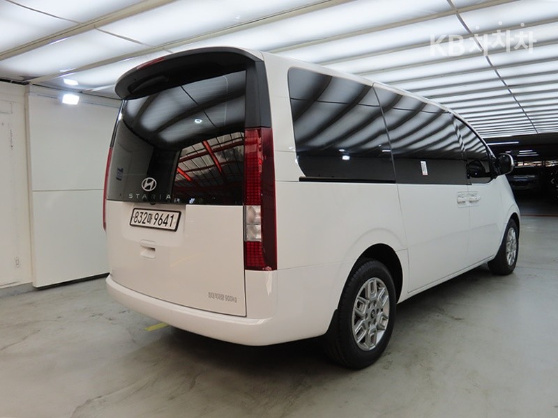 Hyundai Staria — miniaturë 4