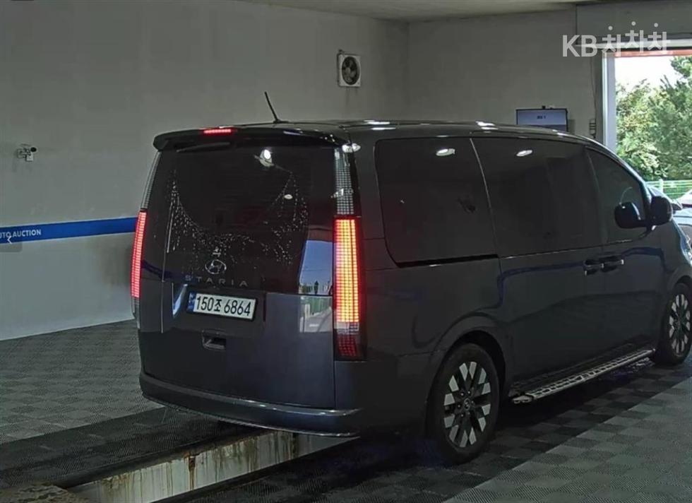 Hyundai Staria — miniaturë 4