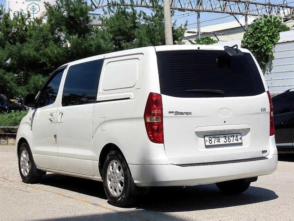 Hyundai Starex — miniaturë 3