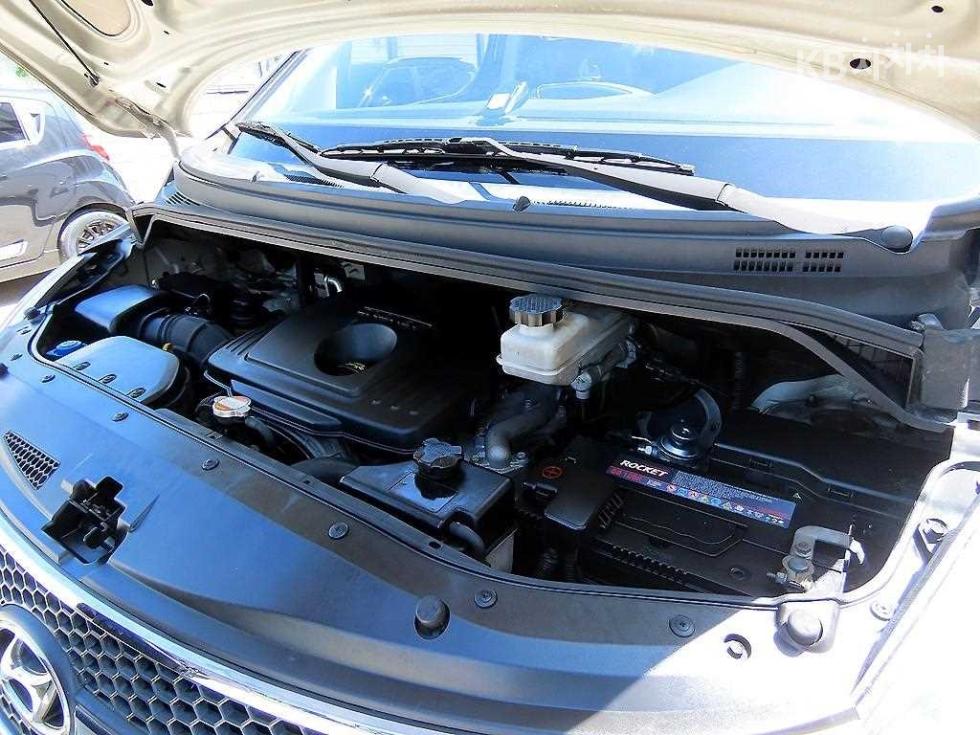 Hyundai Starex — miniaturë 16