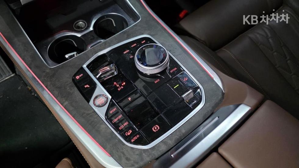 BMW X5 — miniaturë 4