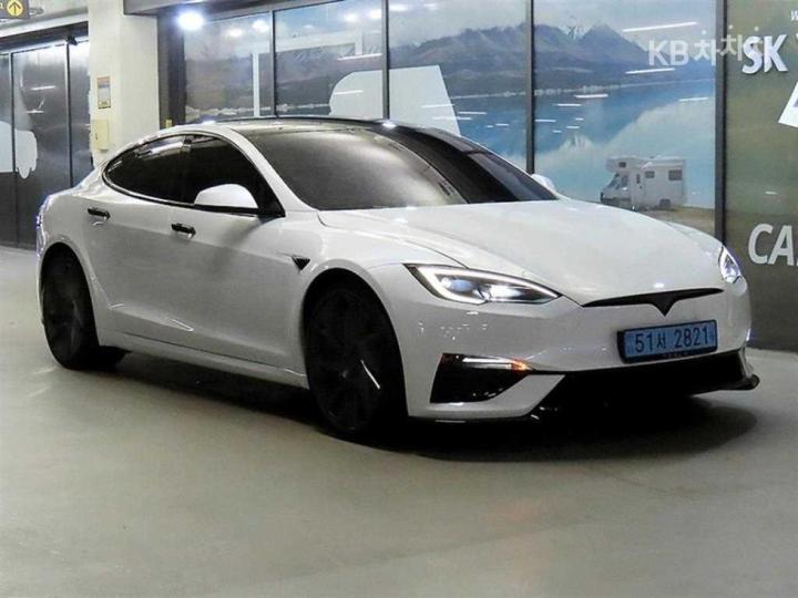 Tesla Model S Plaid — foto 1