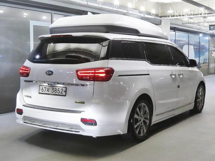 Kia Carnival — miniaturë 4