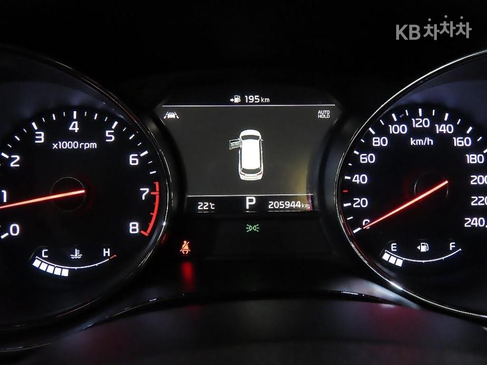 Kia Carnival — miniaturë 9