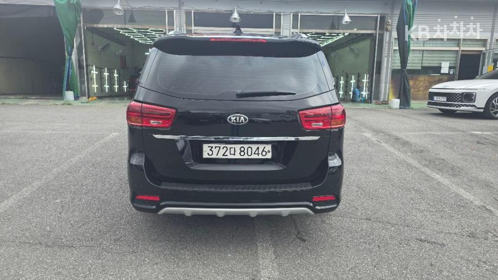 Kia Carnival — miniaturë 4