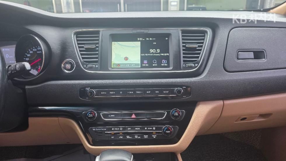 Kia Carnival — miniaturë 7