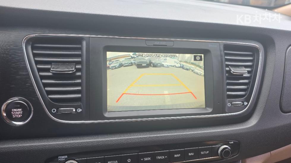 Kia Carnival — miniaturë 8