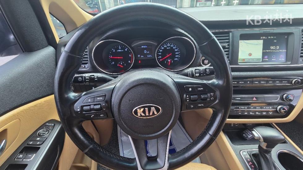 Kia Carnival — miniaturë 14