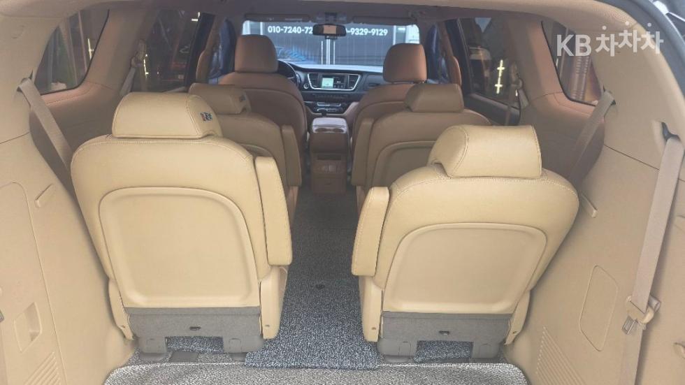 Kia Carnival — miniaturë 17