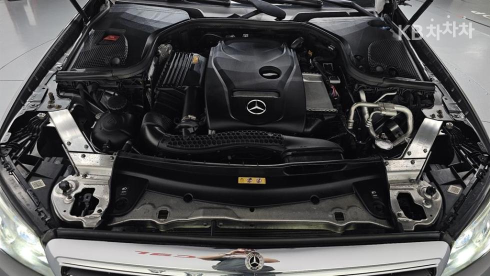 Mercedes-Benz E-klasse — miniaturë 8