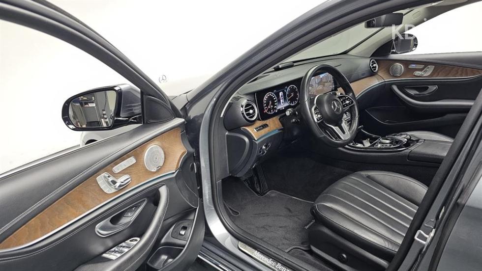 Mercedes-Benz E-klasse — miniaturë 12