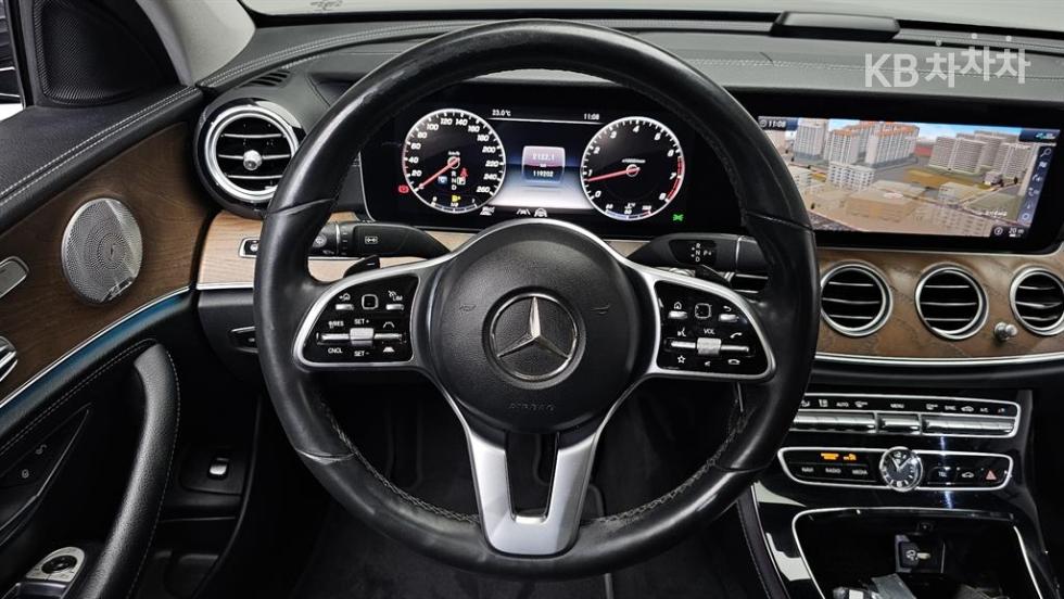 Mercedes-Benz E-klasse — miniaturë 13