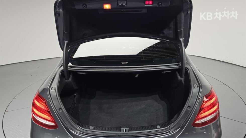Mercedes-Benz E-klasse — miniaturë 18